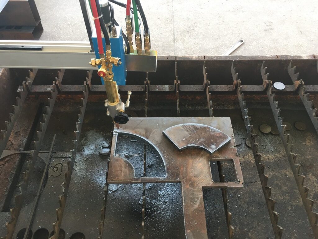 The CNC3-1500FP combines plasma and flame cutting